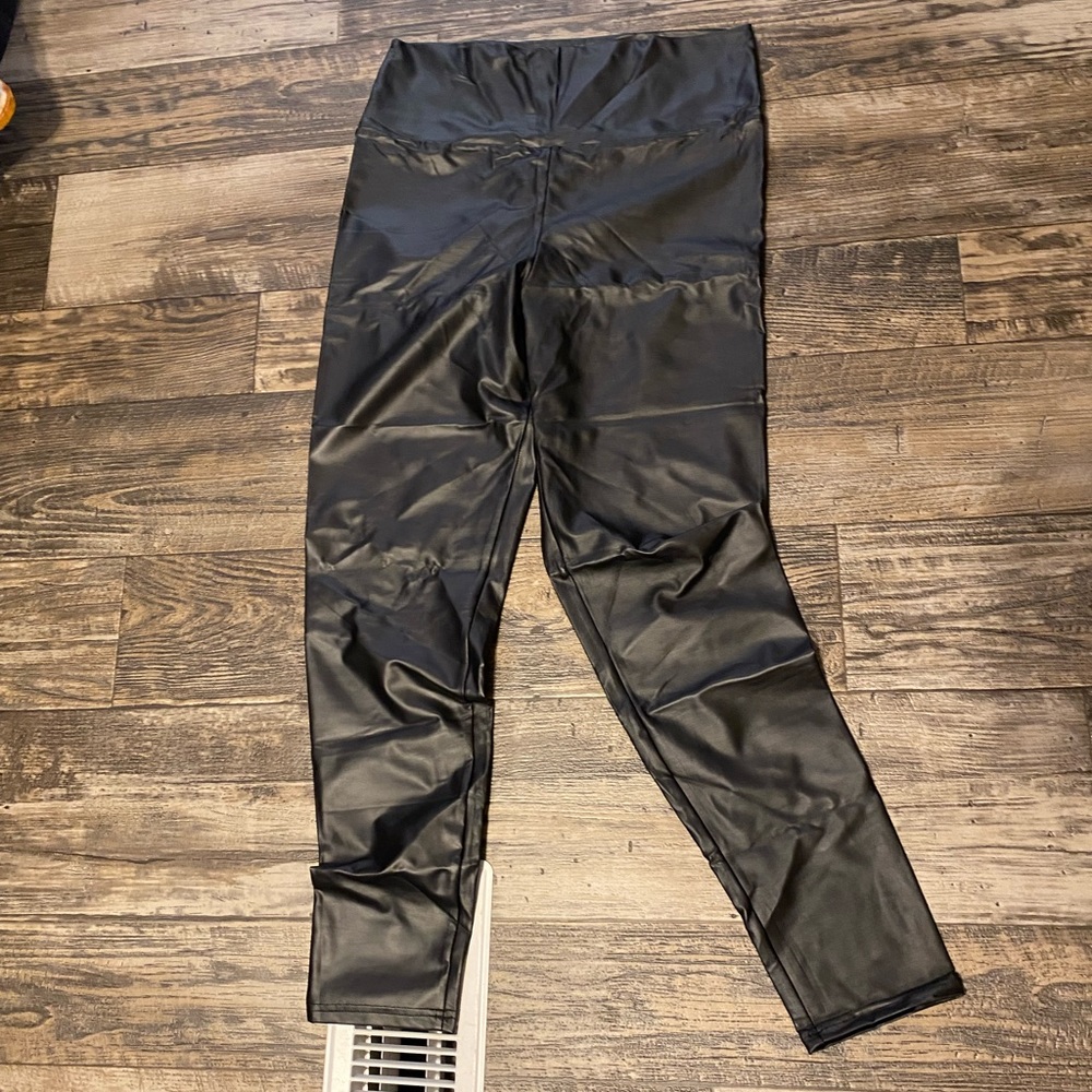 Faux leather leggings